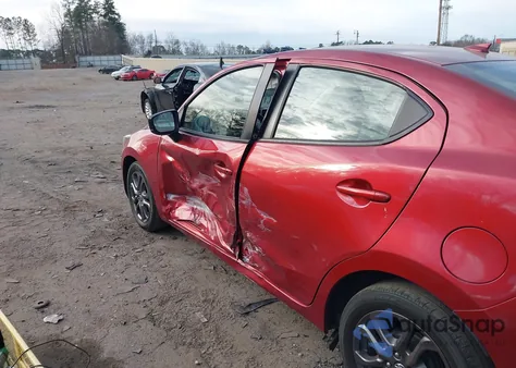 2019 Toyota Yaris Le из США, поврежденный, VIN 3MYDLBYVXKY506241